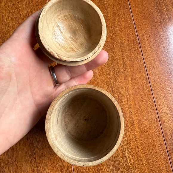 Wooden Lidded Pedestal Footed Container Jar Bowl Turned Wood Pill Silverer??. - Picture 7 of 9